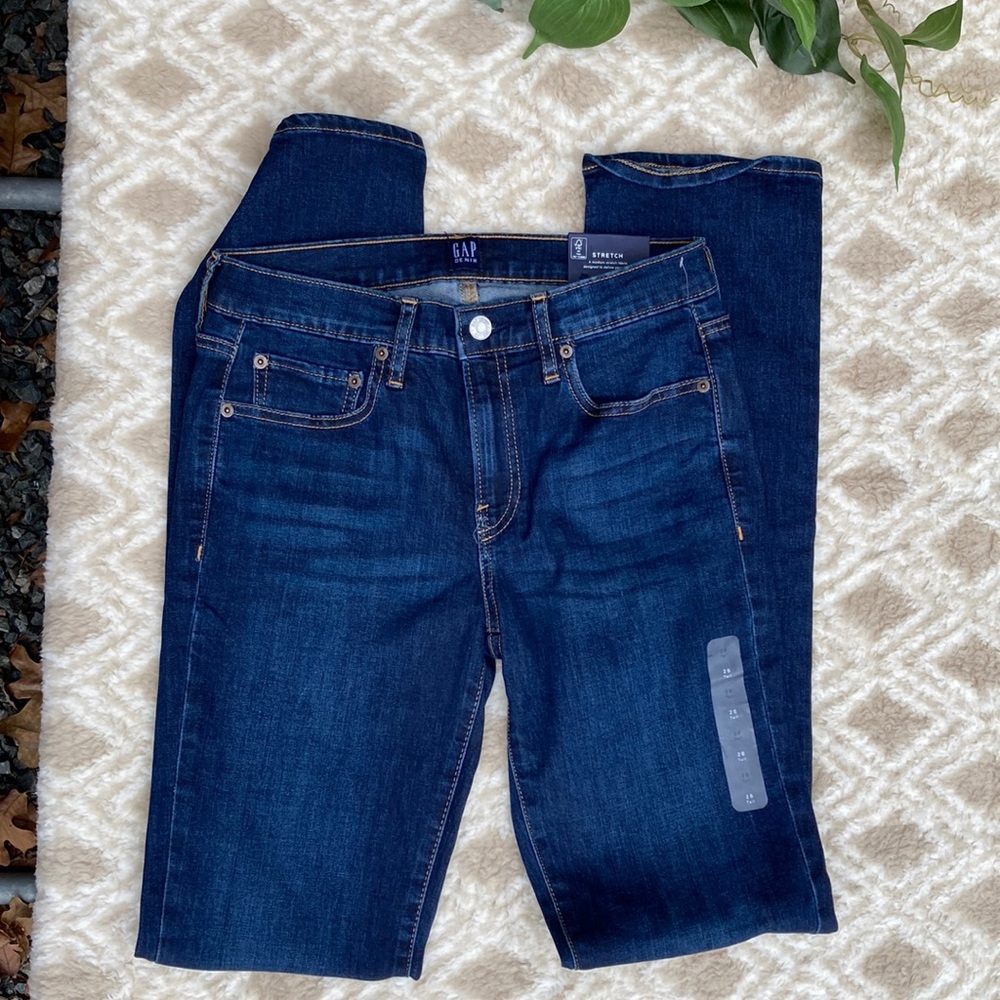 NWT Gap Classic straight stretch jeans